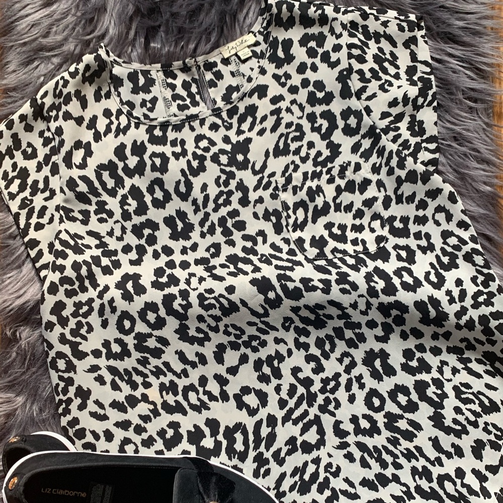 Lily White - Cheetah print T-shirt blouse